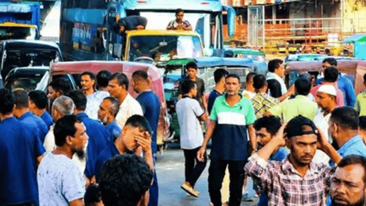 CNG drivers take to streets in Chattogram over fuel shortage