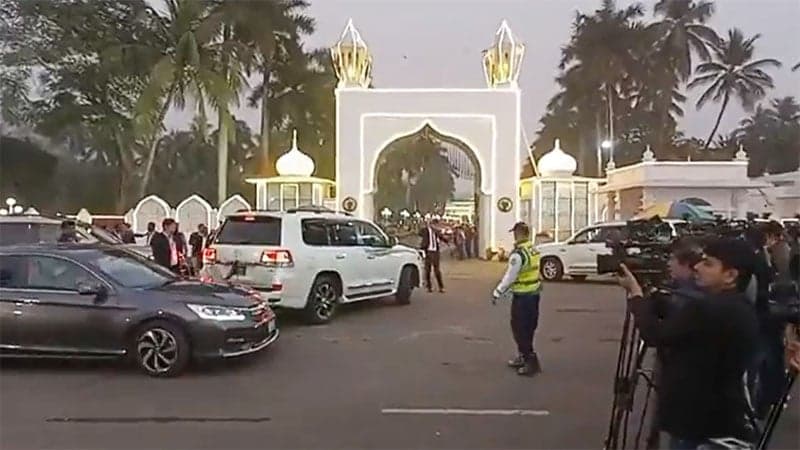 New cabinet ministers arrive at Bangabhaban to take oath