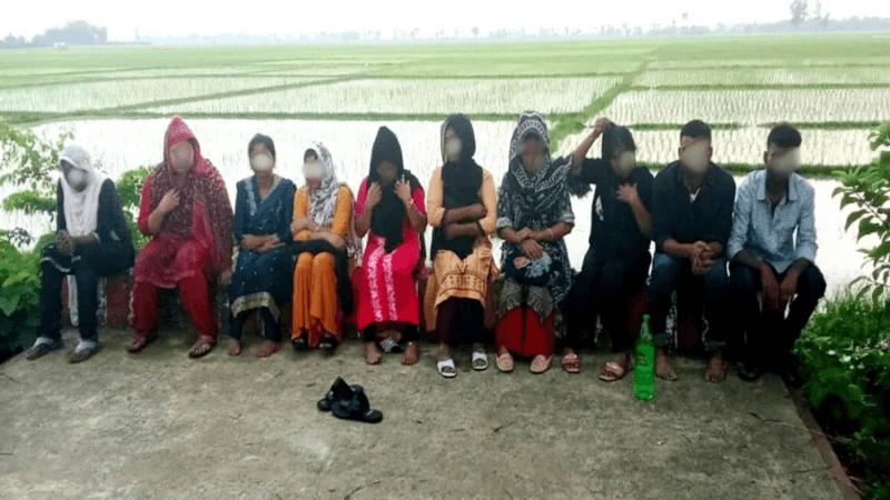 BSF pushes in 10 people through Naogaon border