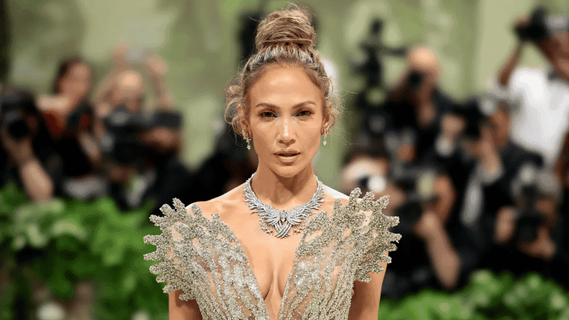 Care, not costly gifts, makes a man attractive: Jennifer Lopez