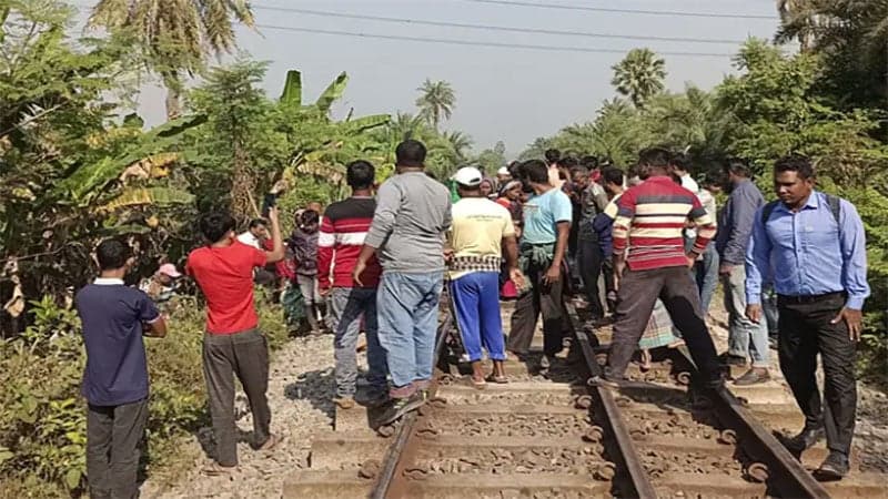 Father, daughter crushed under train wheels in Naogaon