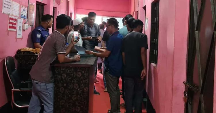 Police SI found hanging in hotel room, wife found bleeding