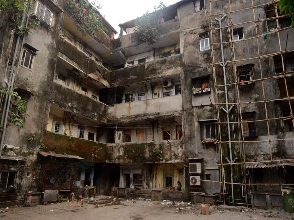 Fire in seven-story building in Mumbai, 7 dead