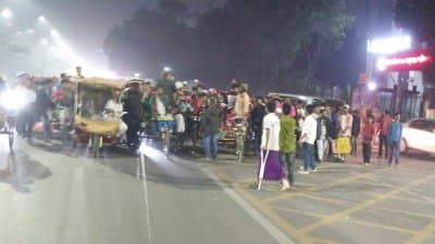 Injured protesters march toward Chief Advisor's residence