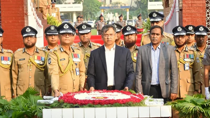 Home Minister, IGP pay tribute to police martyrs of Liberation War