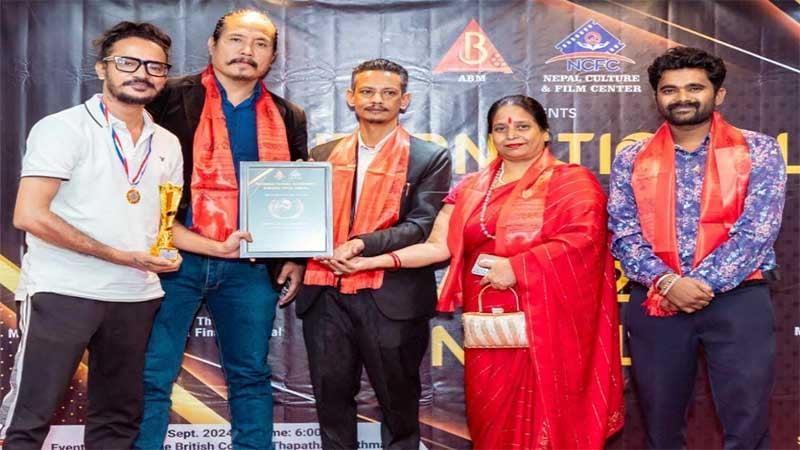 Sahadat Russell receives human rights award in Nepal