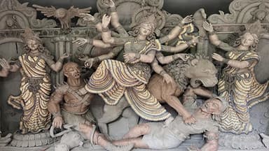 Durga idol made with 1.5 lakh matchsticks draws crowds in Satkhira