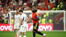 Belgium crush New Zealand 5-1 to march into World Cup knockouts