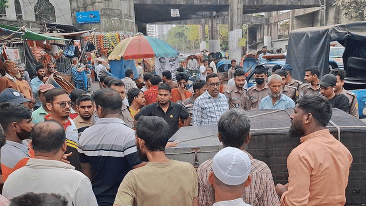 Two detained in Chankharpul for playing March 7 speech during procession