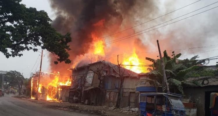 Fire destroys four jute warehouses, three e-bike garages in Fatullah