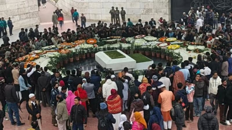 BNP leaders, supporters throng to pay homage to Khaleda Zia’s grave