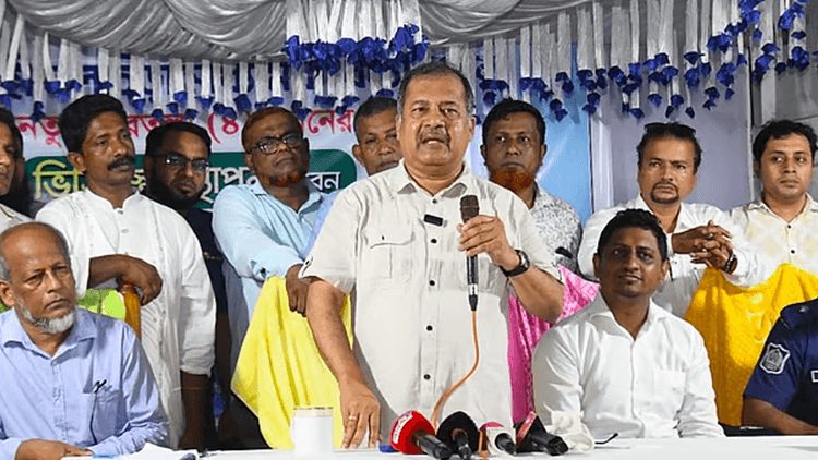 First-second grading culture stifles creativity, free thinking: Information Minister