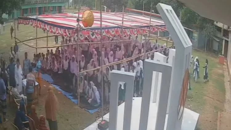 SSC farewell disrupted as BNP leader storms event, snatches microphone, locks head teacher’s office