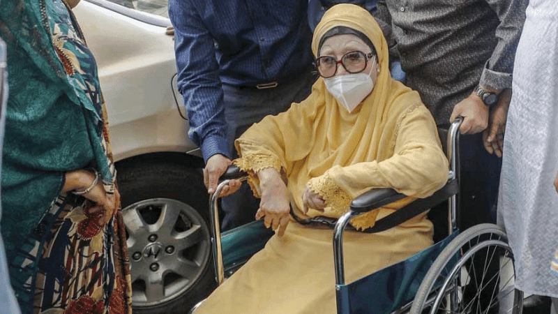 Khaleda Zia returns home after late-night hospital visit
