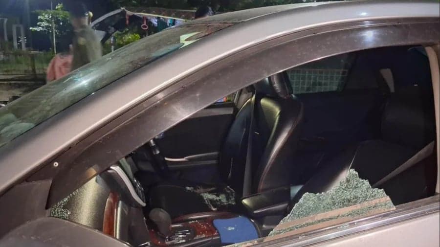 Tk 3 crore looted in two minutes by shooting at private car in Sreepur, 4 injured