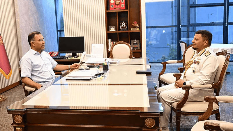 Outgoing Navy Chief pays farewell call on Prime Minister