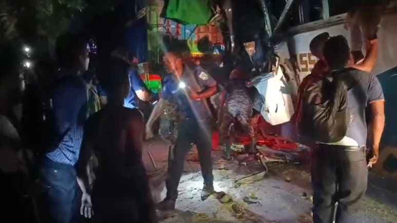 5 dead in Dinajpur road crash