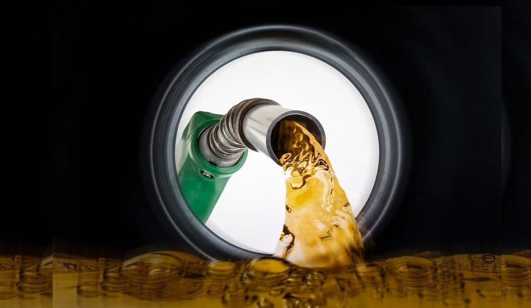 Global oil prices fall to more than one-week low