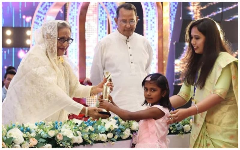 PM hands over National Film Award-2022 to 32 recipients