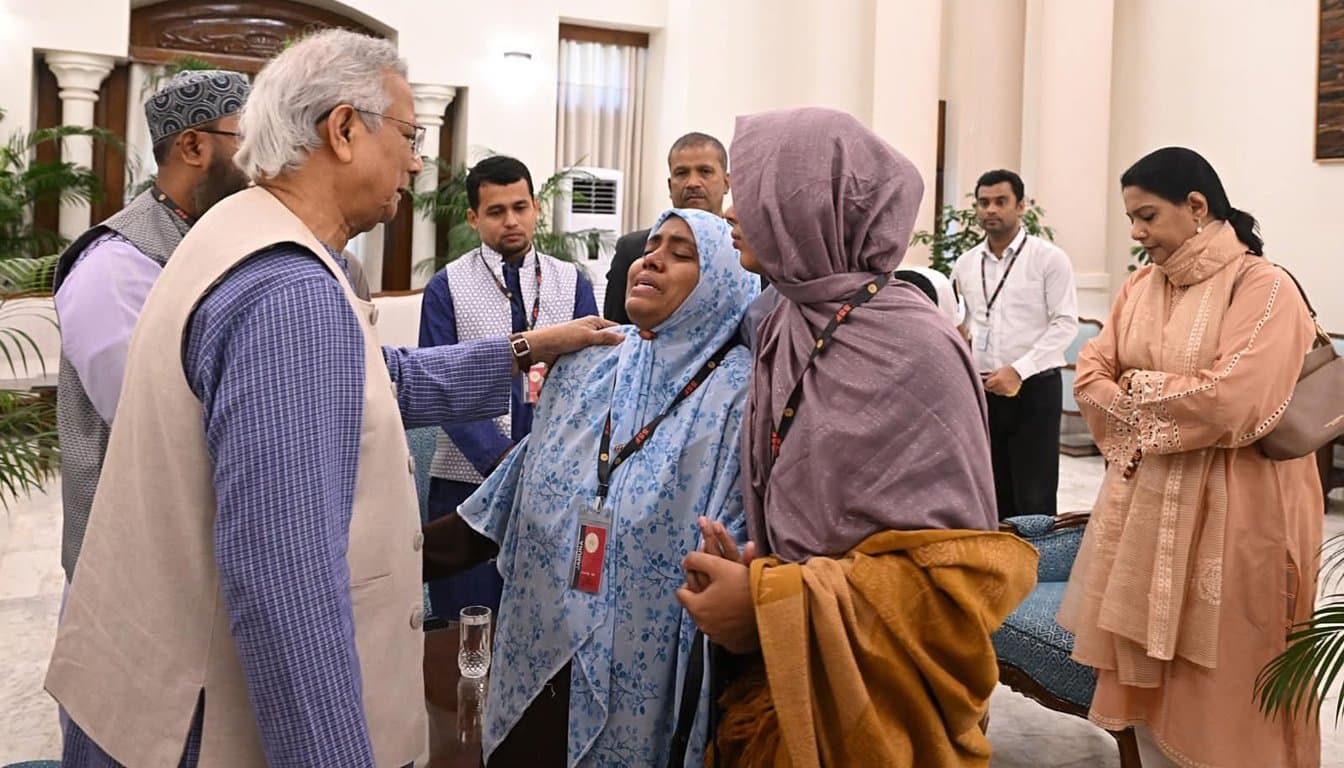 Chief Adviser meets Osman Hadi’s family in Jamuna