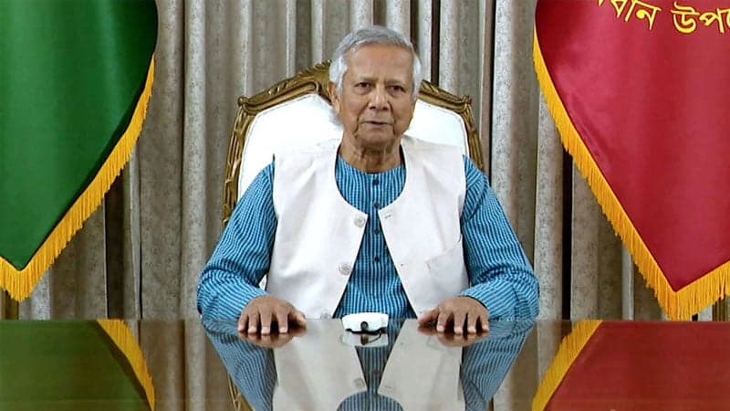 দেশের পথে প্রধান উপদেষ্টা