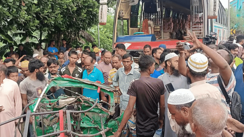 Seven killed as bus rams CNG-run auto-rickshaw in Mymensingh