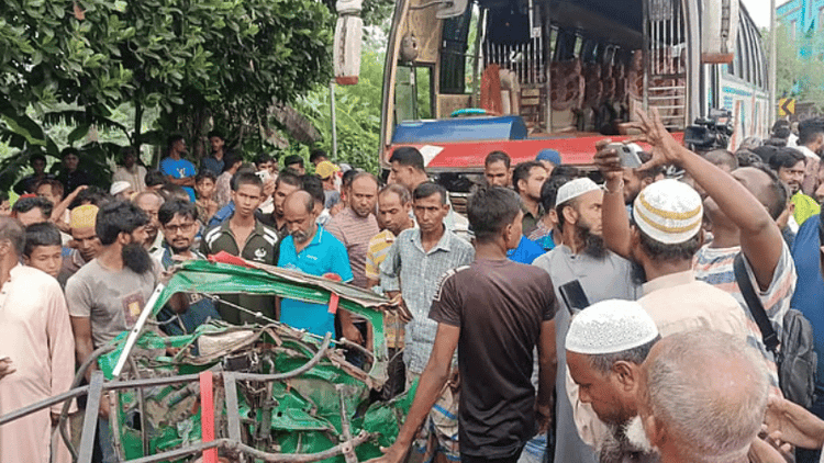 Seven killed as bus rams CNG-run auto-rickshaw in Mymensingh