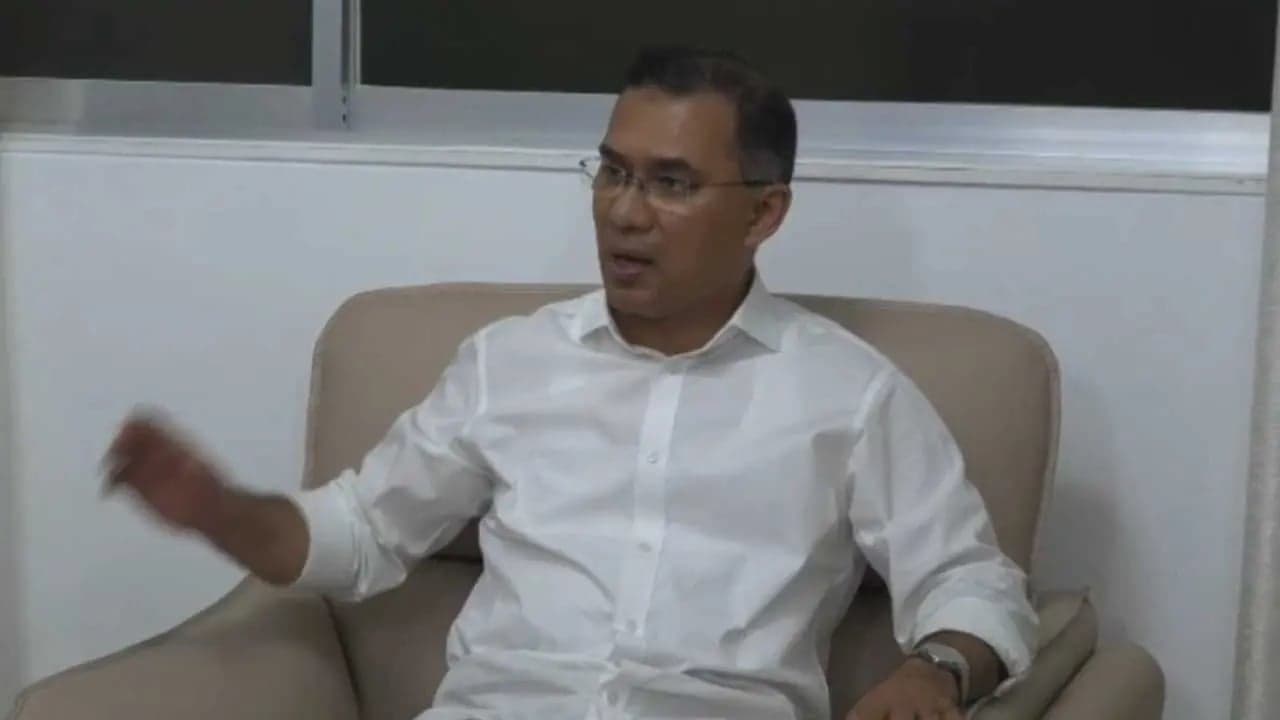 PM meets newly appointed 14 district council administrators