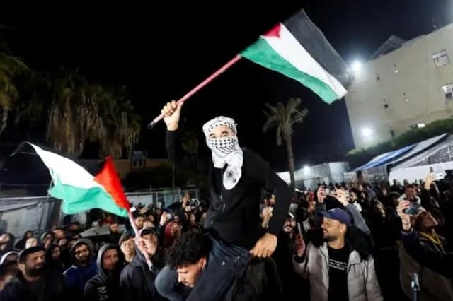 Israel, Hamas agree to first phase of Gaza ceasefire