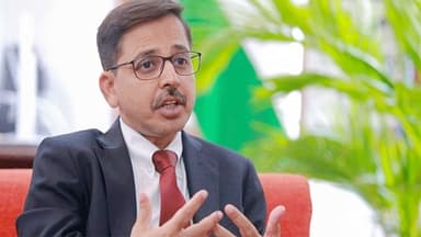 Decision to fully reopen IVACs in Bangladesh will come once situation improves: Pranay Verma