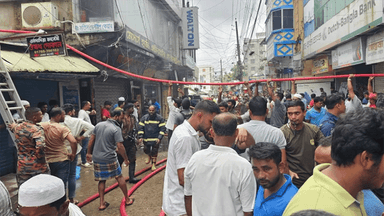 Fire breaks out in Noakhali building, 35 rescued