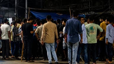 20 injured as Chhatra Dal-Jubo Dal clash over stalls in New Market footpath