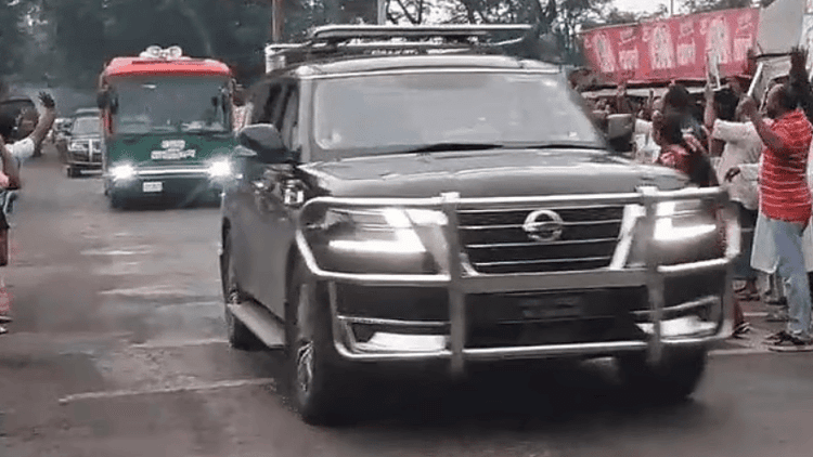 Object thrown near PM's vehicle in Madaripur, investigation underway
