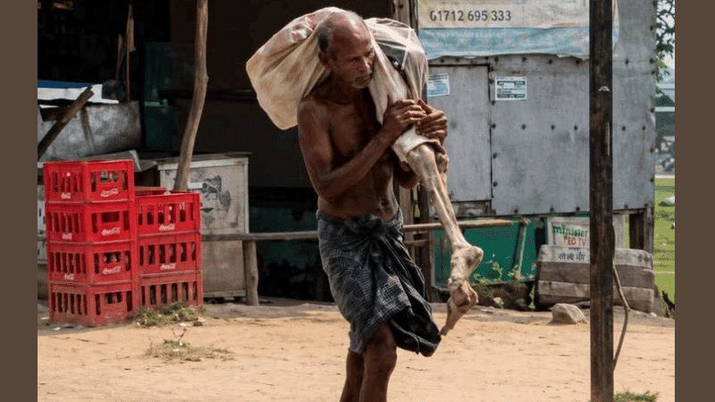 Man brings dead sister’s skeleton to grameen bank to withdraw money