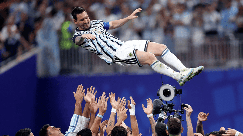 Matches to pause in 10th minute for a minute's applause to honour Messi