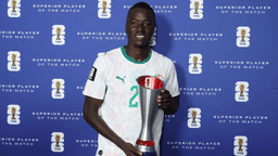 Pape Gueye steps down from national team over frustration with coach