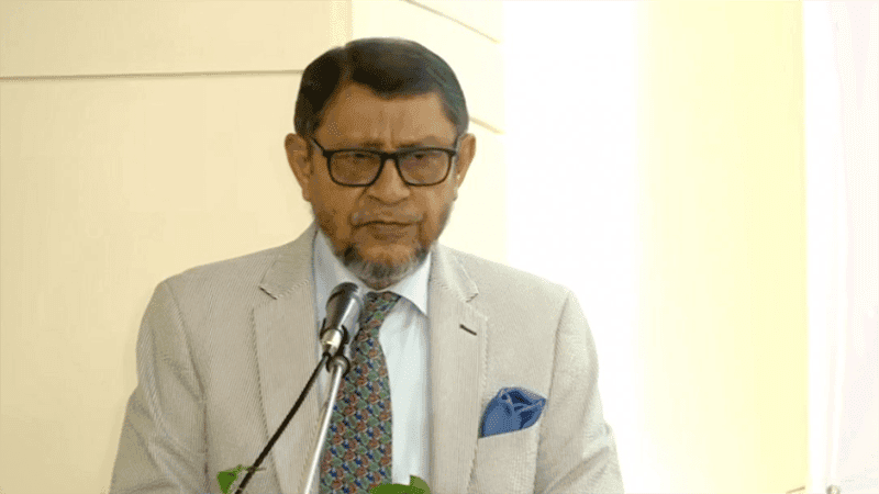 Health minister orders private clinics to open labour rooms by Saturday