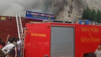 Fire engulfs Motel Saikat Bar and Restaurant in Ctg