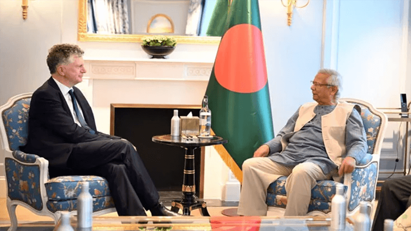 Yunus holds meeting with UK's National Security Adviser