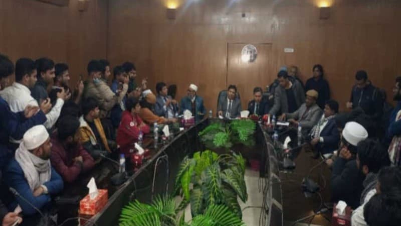 Six RU deans resign amid protests