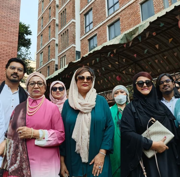 Three sisters cast vote together, Gulshan centre draws attention