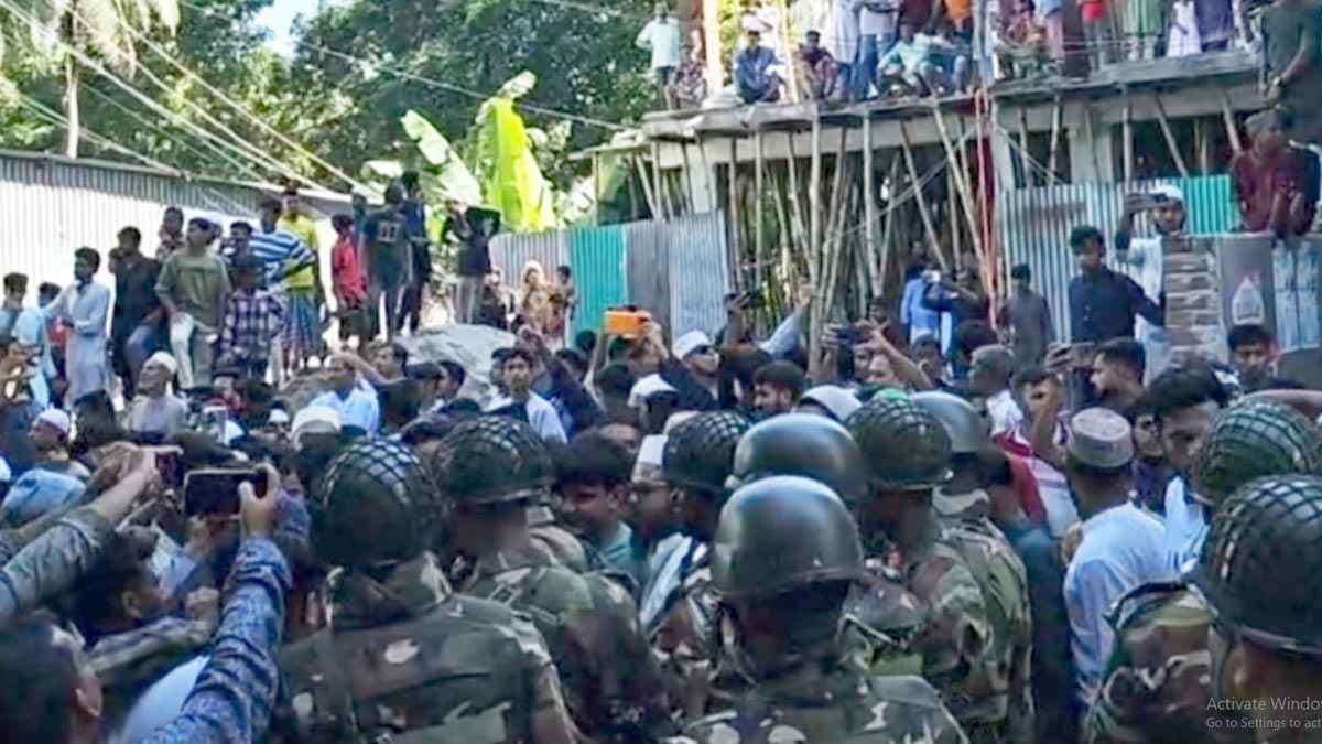 Four more arrested over attack on police at Nural Pagla’s shrine