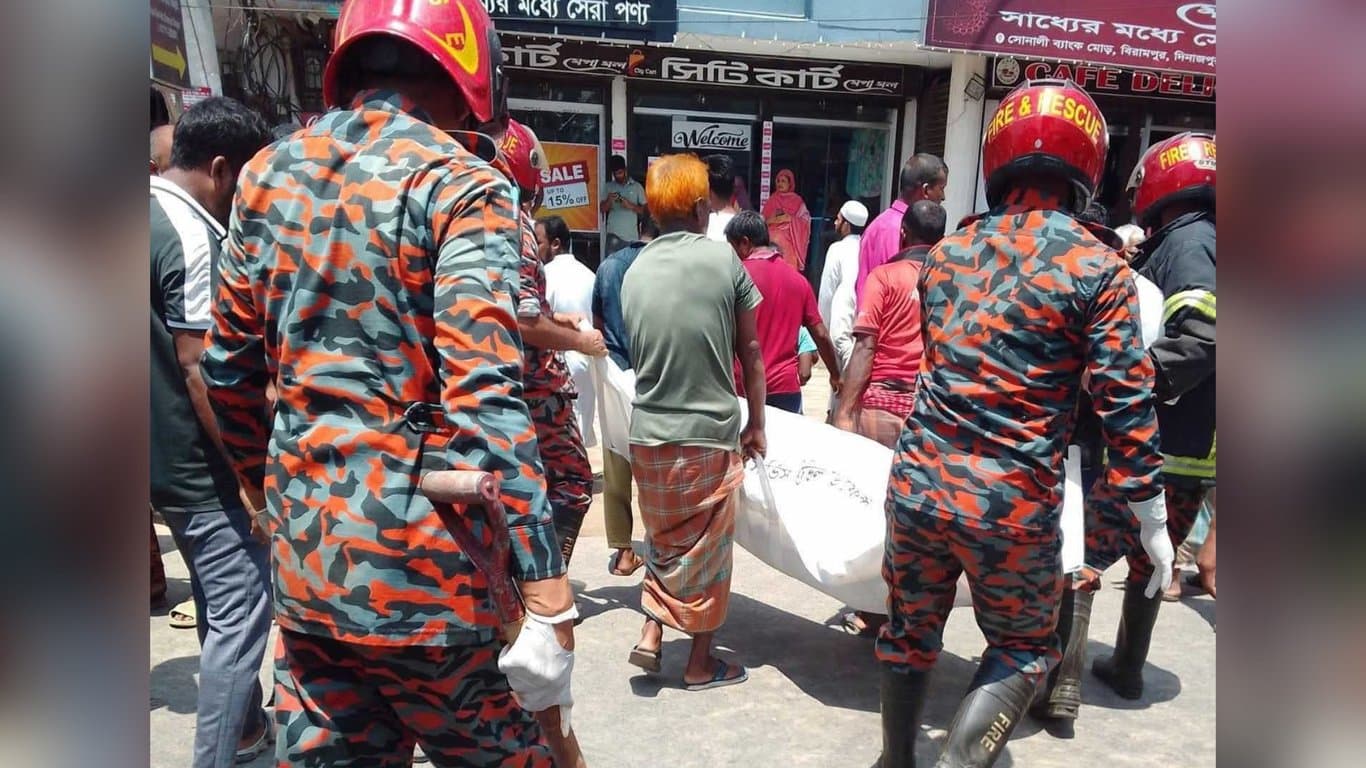 Mother, child killed in road crash in Dinajpur