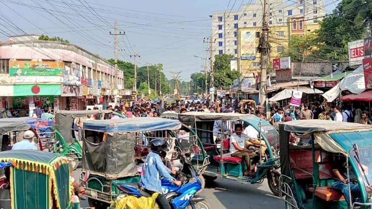 RU students block highway protesting attack on fellows