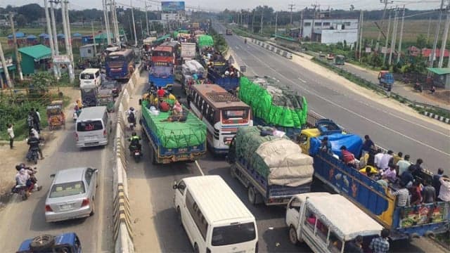 Traffic congestion on Jamuna bridge started to ease