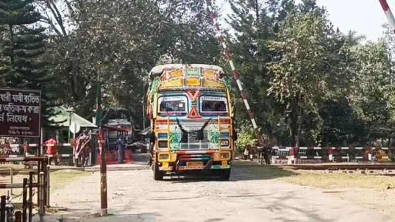 Import-export resumes through Hili Land Port after three-day suspension