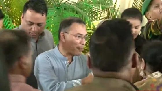 PM exchanges Eid greetings with citizens at Jamuna