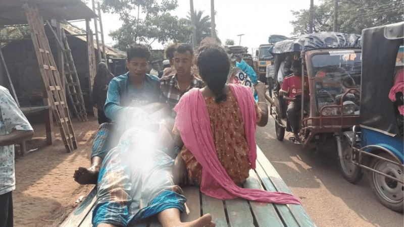 Patient dies in van after being stuck in hour-long traffic in Sherpur