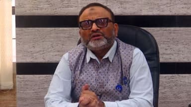 Dhaka University VC Niaz Ahmed Khan resigns