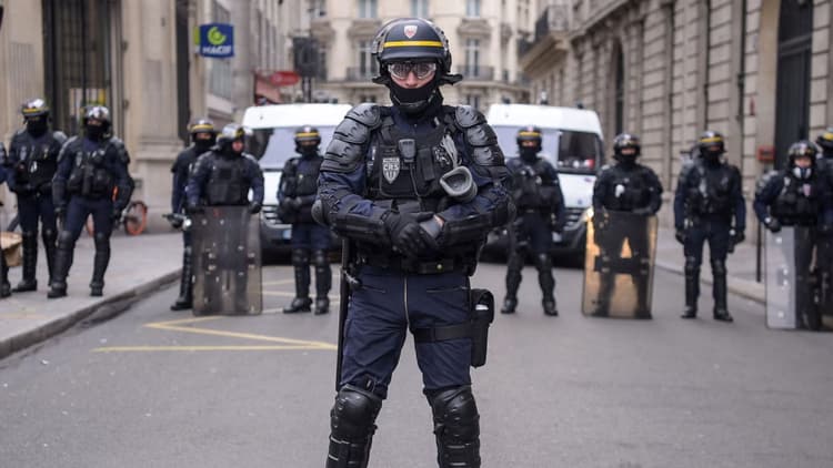 France set to deploy 70,000 police as students urge further protests